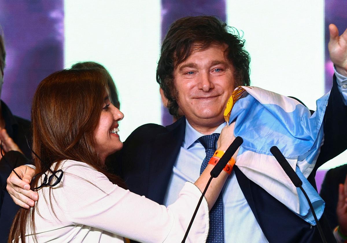 Victoria Villarruel y Javier Milei, durante la noche en la que ganaron las elecciones