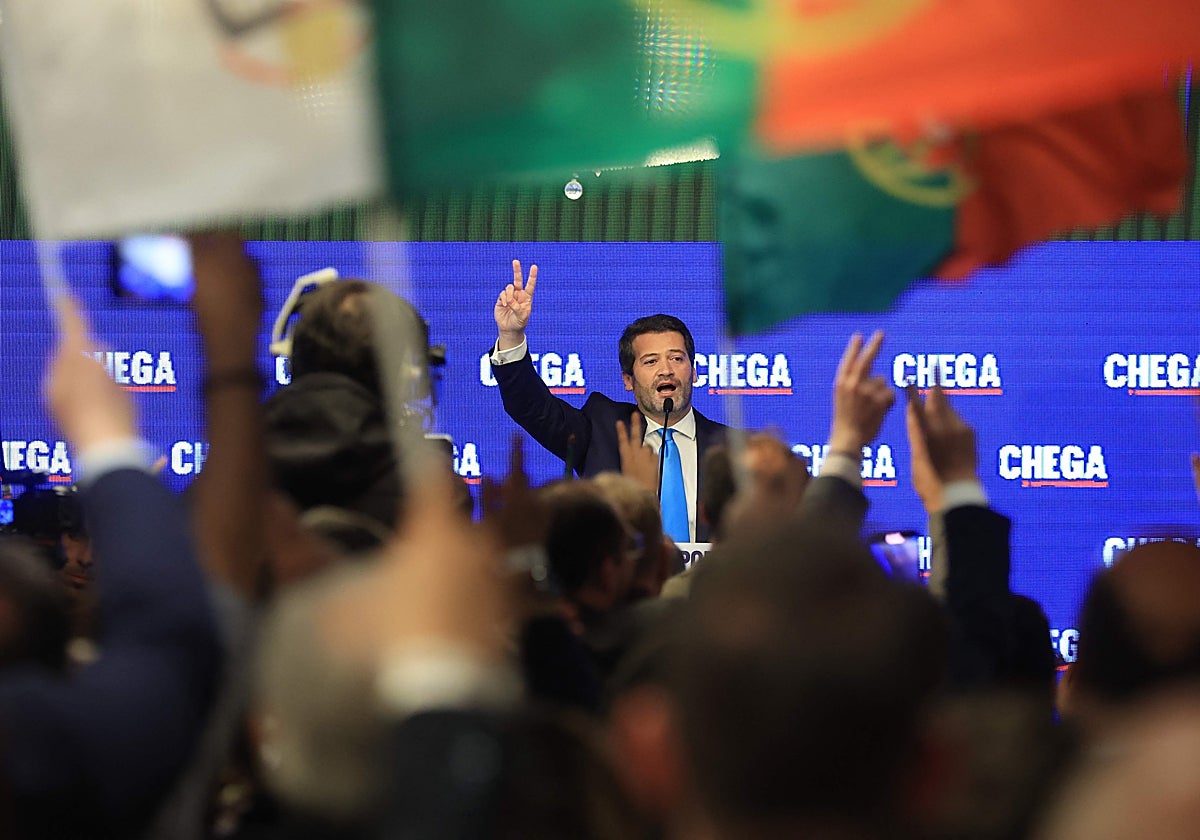 El líder de Chega, Andre Ventura, se dirige a sus seguidores