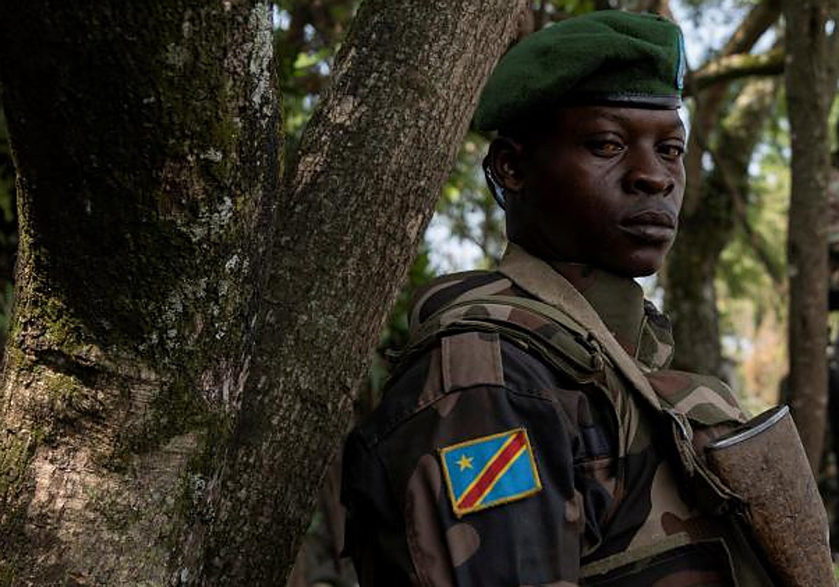 Un soldado congoleño hace guardia en Goma
