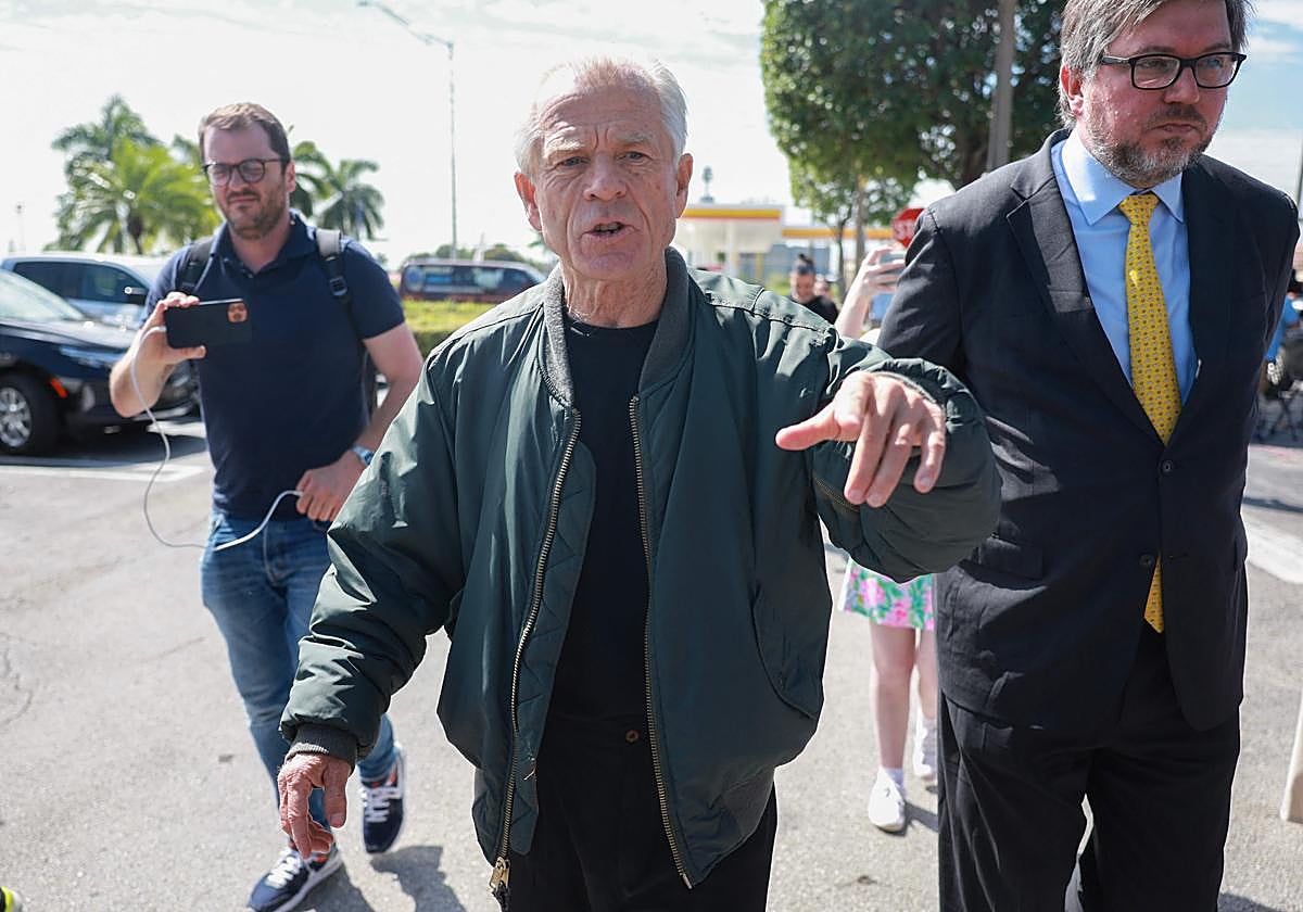 Peter Navarro, a su llegada a la prisión federal de Florida donde ha sido recluido