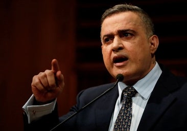Tarek William Saab, el 'poeta de la revolución' chavista que persigue al equipo de María Corina Machado