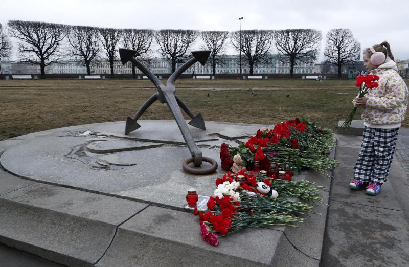 La guerra sigue a pesar del luto