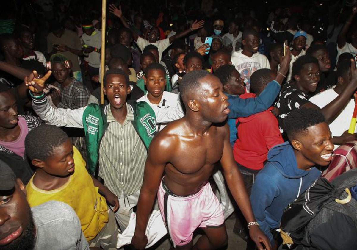 Seguidores de Diomaye Faye celebran su triunfo en Dakar