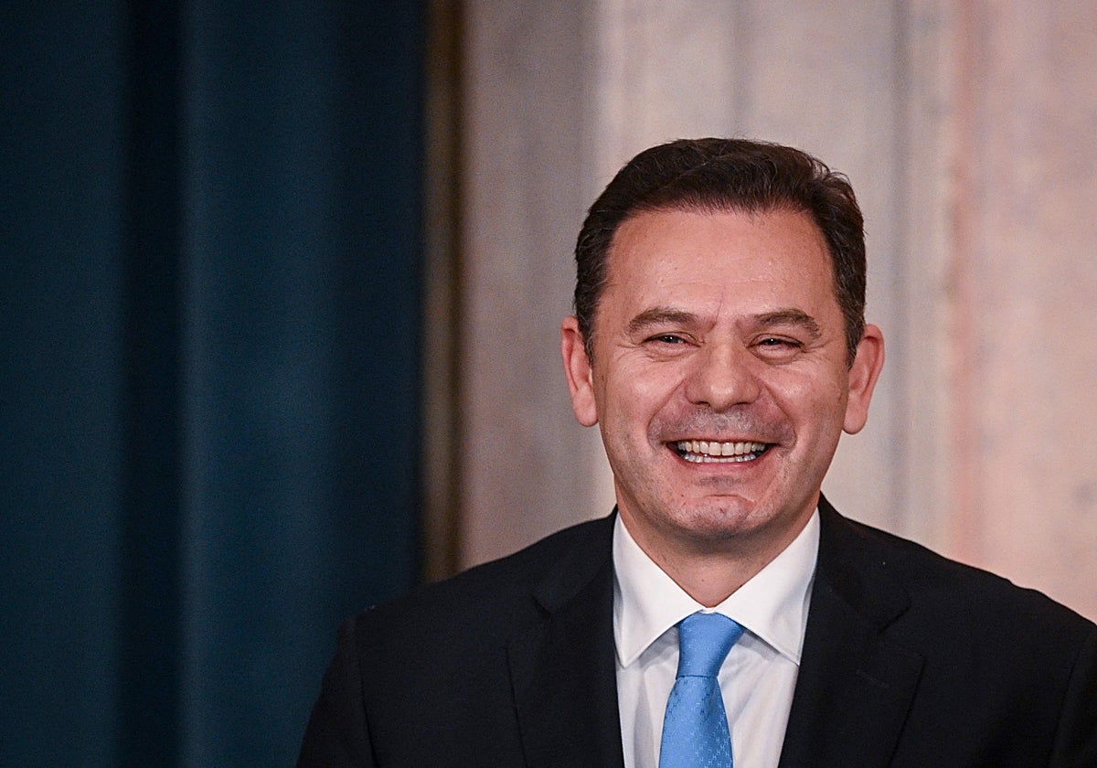 Montenegro sonríe durante la ceremonia de juramento del XXIV Gobierno Constitucional en el Palacio de Ajuda, Lisboa