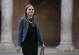 Dimite la primera ministra de Islandia para presentarse a las presidenciales