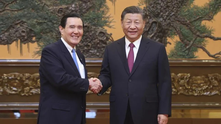 Xi Jinping se reúne con el expresidente de Taiwán para puentear al Gobierno soberanista de la isla