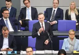 El Bundestag impone que los diputados solo puedan volar en clase turista si son de menos de cuatro horas