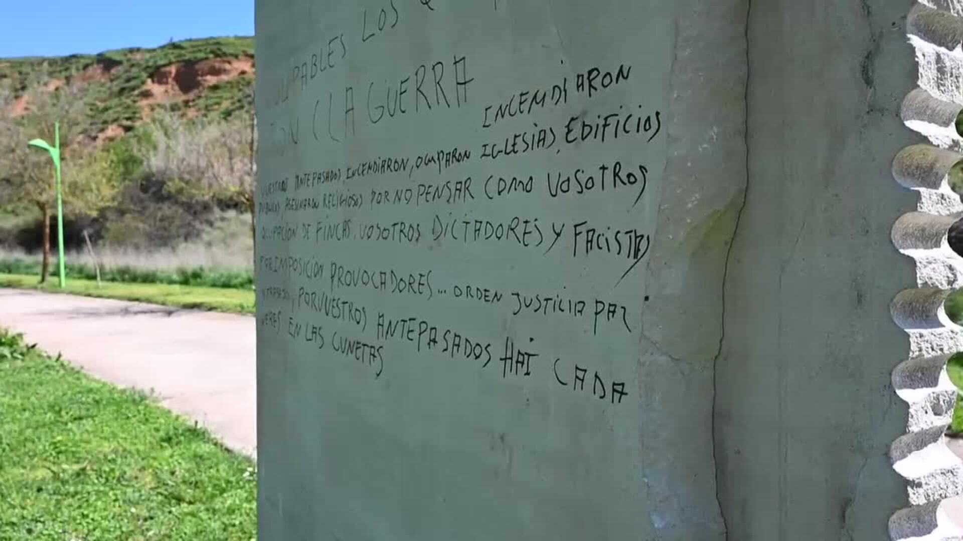 Vandalizan el monumento de homenaje a las víctimas del franquismo de Puente Castro (León)