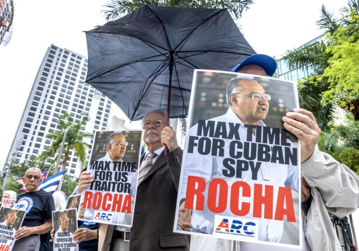 Manifestación para exigir 'sentencia máxima' para el exdiplomático estadounidense Víctor Rocha