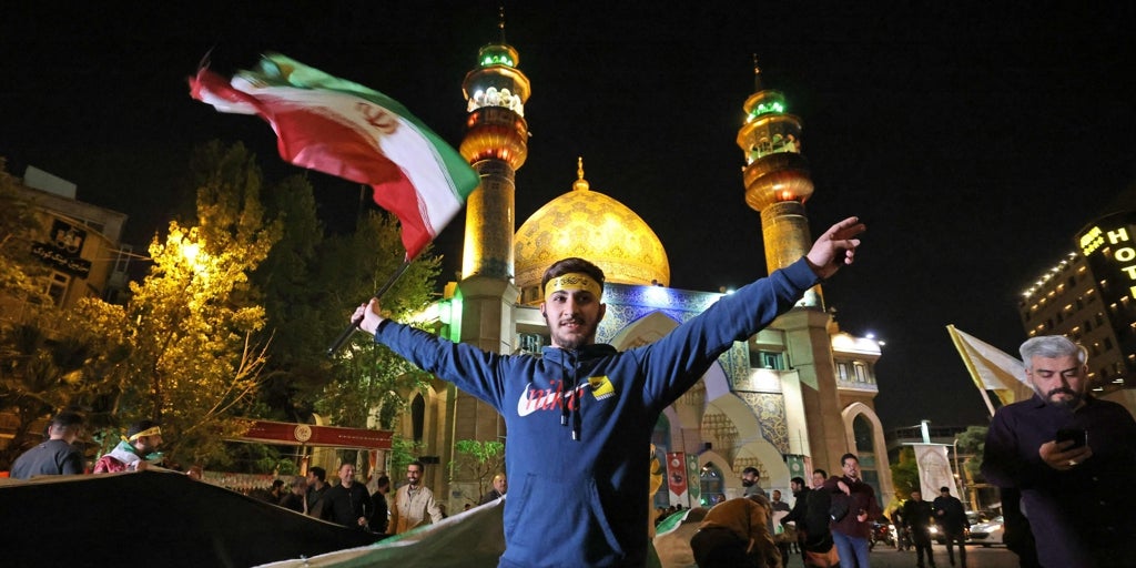 ¿Quién se beneficia del ataque sin precedentes de Irán contra Israel?