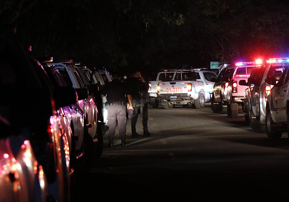 Hallan el cadáver de un recién nacido en los baños de un centro comercial en El Salvador