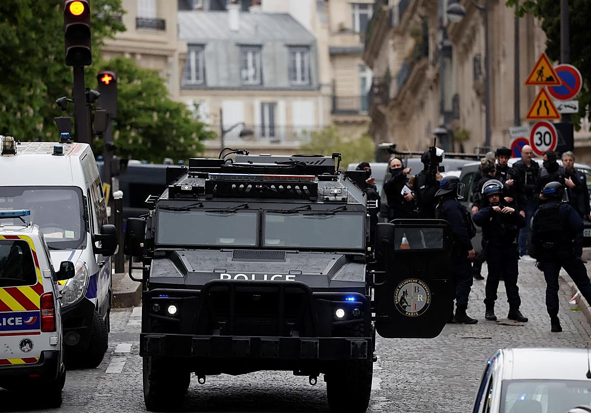 Los gendarmes han pedido a quienes estaban en el lugar que lo abandonasen