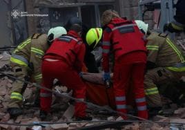 Un ataque ruso contra la región ucraniana de Dnipropetrovsk mata al menos a 6 civiles adultos y 3 niños