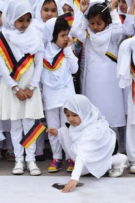 Llega a Alemania la 'policía de la sharía' estudiantil: varios niños se convierten al islam por presión de sus compañeros