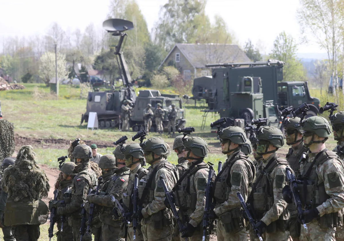 Soldados polacos participan en un ejercicio militar en Lituania