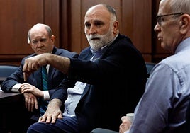 La ONG del chef José Andrés reanuda la ayuda humanitaria en Gaza un mes después de la muerte de siete de sus miembros en un ataque israelí