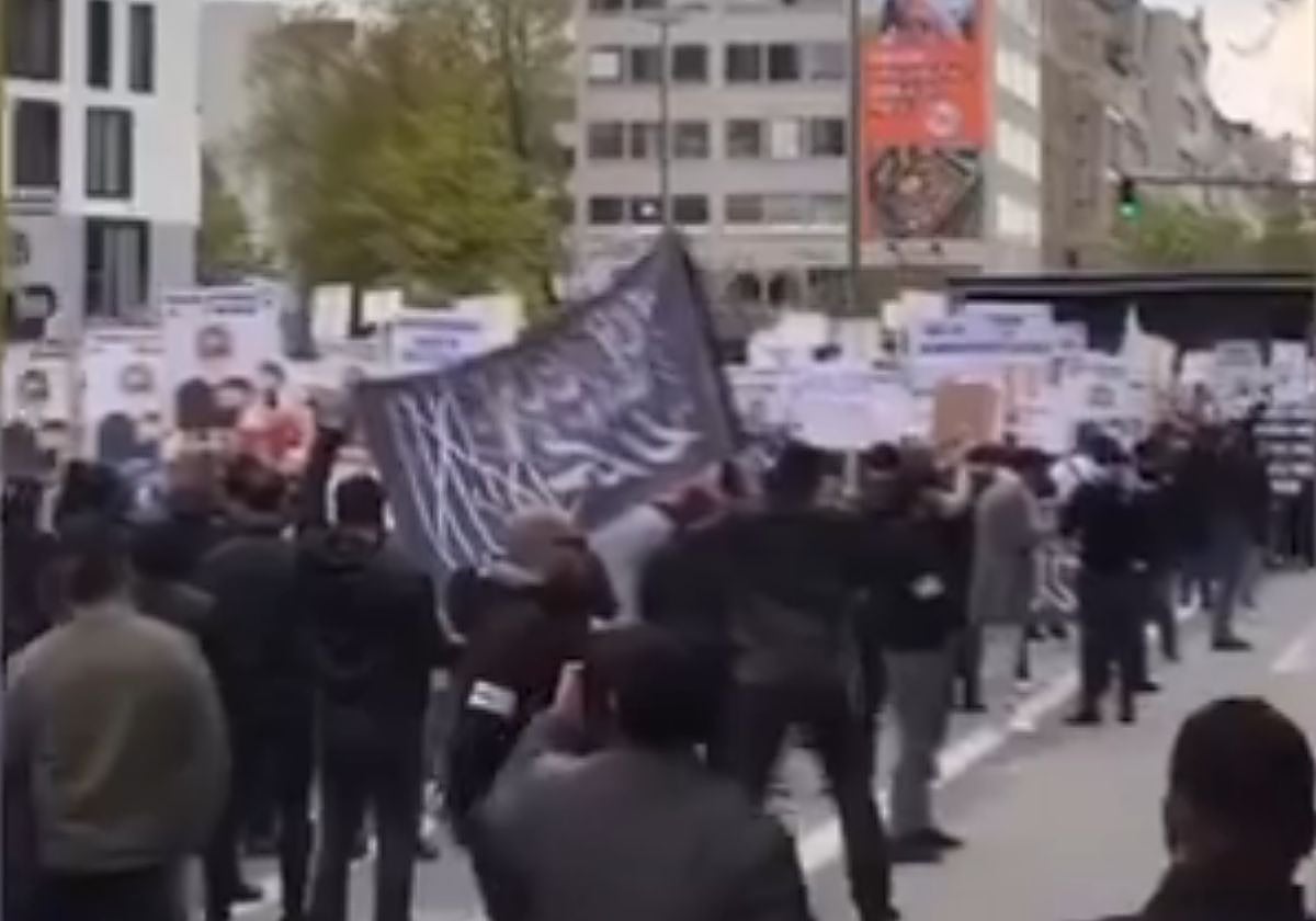 Una manifestación de unas mil personas recorrió el pasado fin de semana las calles de Hamburgo pidiendo la instauración en Alemania de un califato