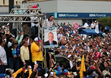 El opositor venezolano Edmundo González triplica a Maduro en intención de voto en las encuestas