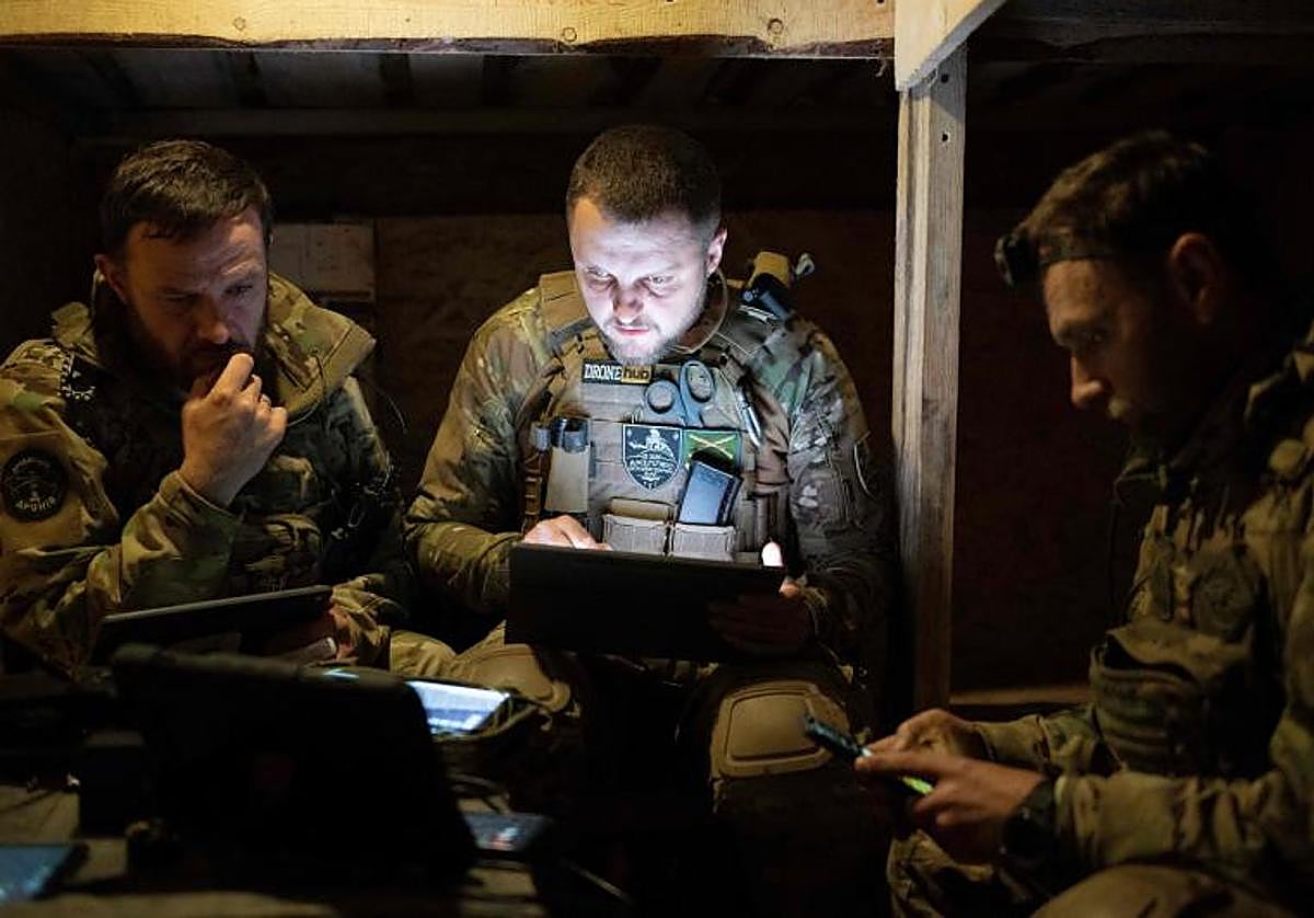 Militares del batallón 'Aquiles' de la 92.ª brigada de asalto del ejército ucraniano