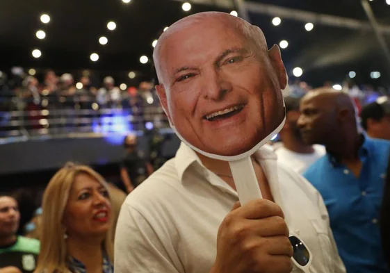 Panamá elige a Mulino como presidente y gira a la derecha dura