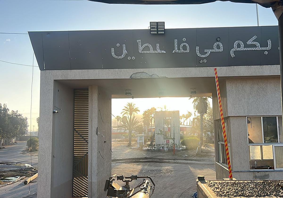 Tanques israelíes entran en el paso de Rafah