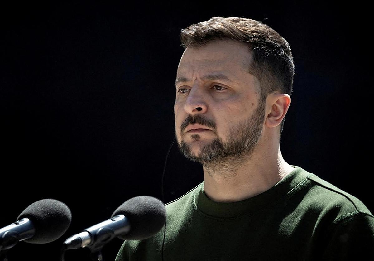 Zelenski cancela todos sus viajes oficiales en el extranjero por la situación en el frente de Járkov