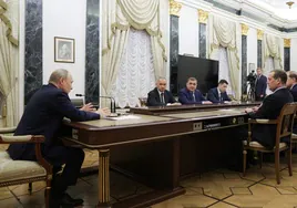 Putin preside una reunión sobre el desarrollo del complejo industrial militar del país en el Kremlin