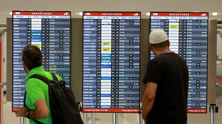 Indignación por la visita de una delegación cubana al aeropuerto de Miami