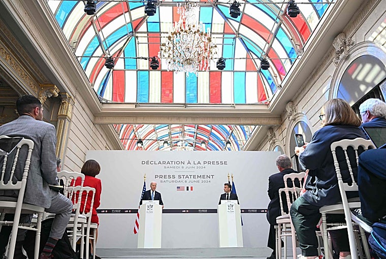 Biden y Macron durante declaraciones de prensa tras una reunión bilateral como parte de la visita de estado del presidente estadounidense a Francia