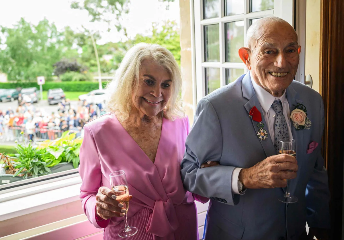 Macron invita a la pareja de recién casados de 100 y 96 años a la cena de  gala en honor a Joe Biden