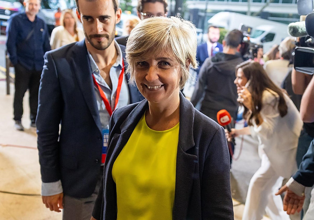 Marta Temido, candidata del Partido Socialista, llega a la sede electoral del partido en Lisboa