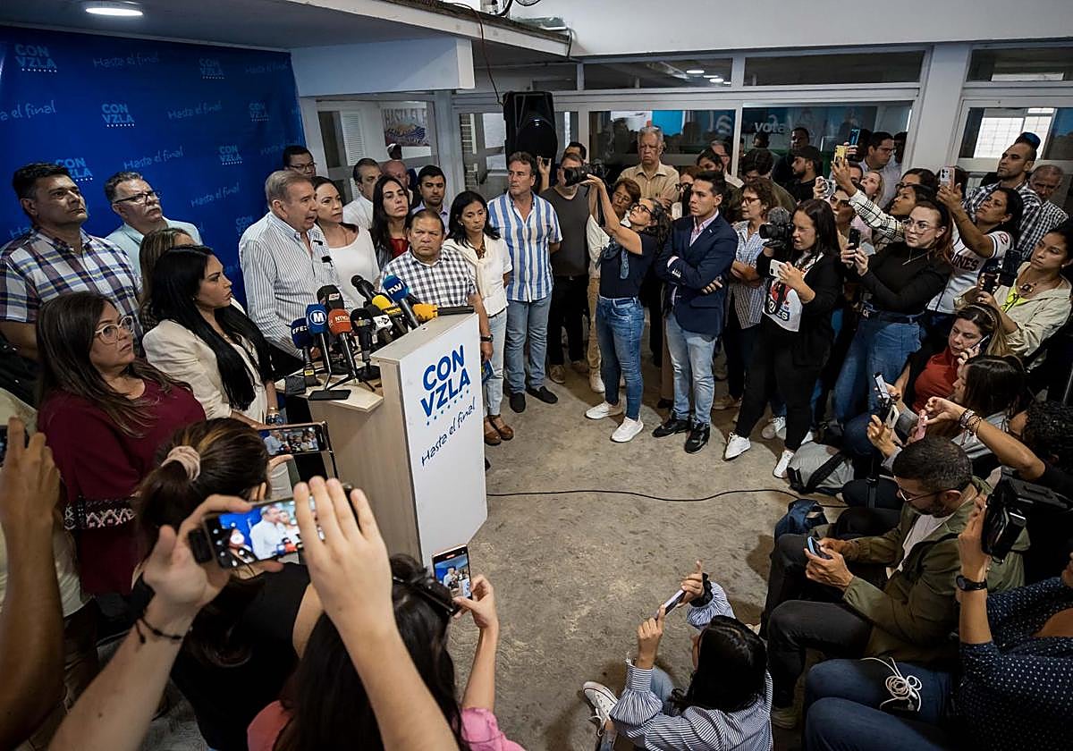 María Corina Machado denuncia la detención de otros dos colaboradores de campaña opositora