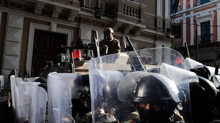 Militares el pasado miércoles ante la sede del Gobierno de Bolivia