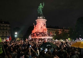 Manifestaciones y tensión violenta en París y varias capitales de provincias tras la amplia victoria electoral de Le Pen