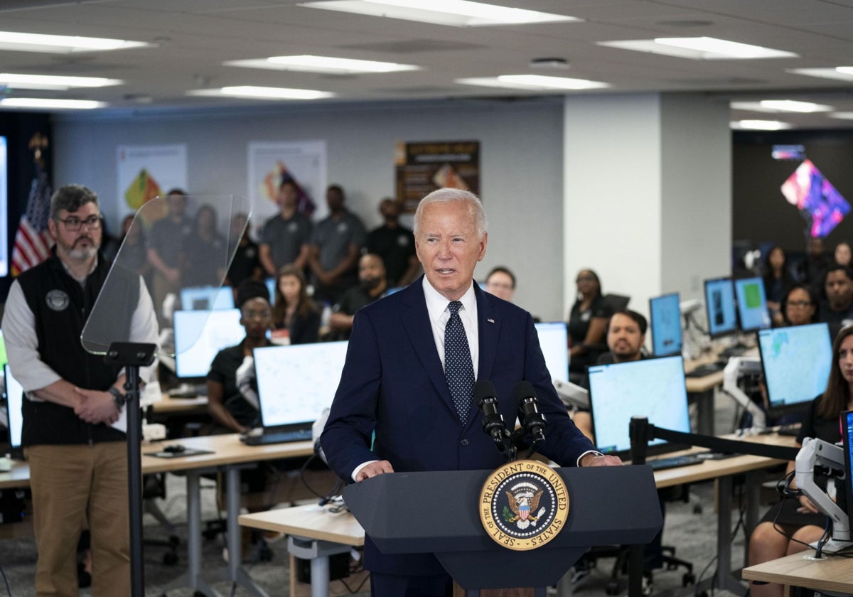 El presidente Biden pronuncia un discurso sobre el clima extremo en Washington,DC