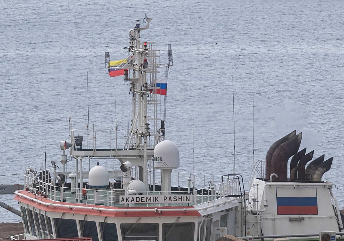 Buques de la Armada de Rusia permanecen atracados en La Guaira, Venezuela