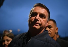 Las joyas recibidas por Bolsonaro durante su presidencia financiaron gastos de su familia en EE.UU.