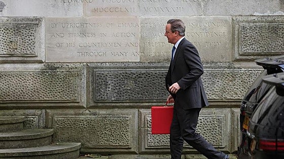 David Cameron se retira de la primera línea política mientras los conservadores buscan sustituto a Rishi Sunak tras el revés electoral