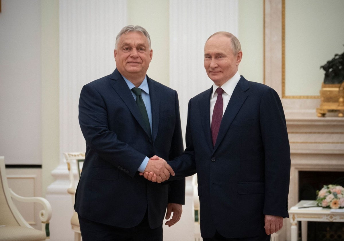 El primer ministro húngaro Viktor Orbán en su reunión con el presidente ruso Vladimir Putin