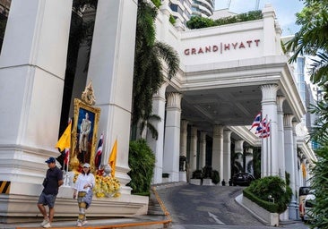 Tazas de té, cianuro, una maldición... La misteriosa muerte sin resolver de seis turistas en un hotel de lujo en Bangkok