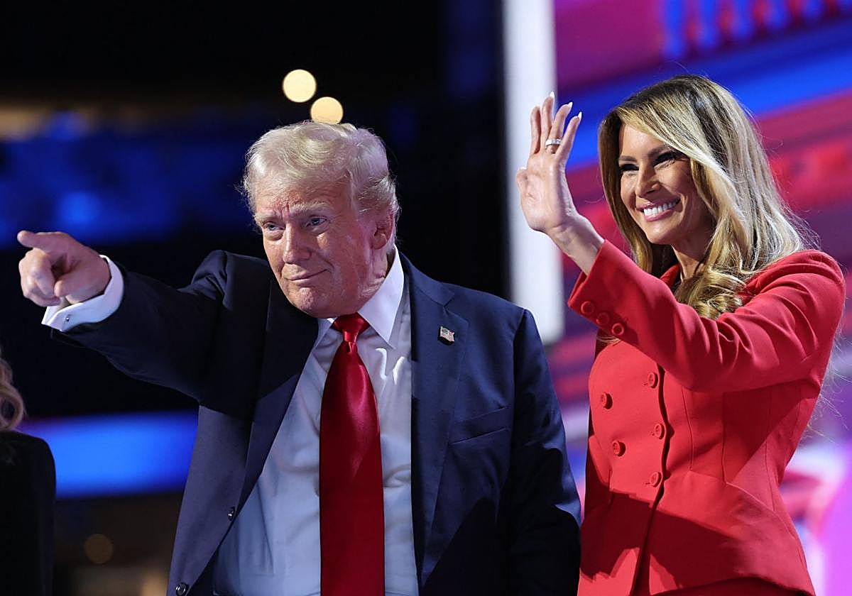 Trump, junto a su esposa, en el cierre de la convención republicana