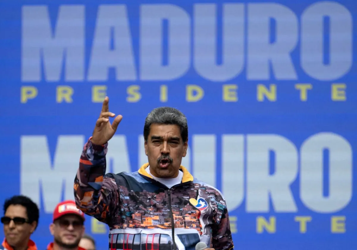 El presidente venezolano y candidato presidencial, Nicolás Maduro, habla en un mitin de campaña en Caracas