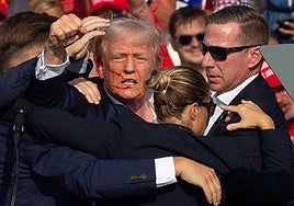 La directora del Servicio Secreto explicará en el Capitolio los fallos por los que casi asesinan a Trump