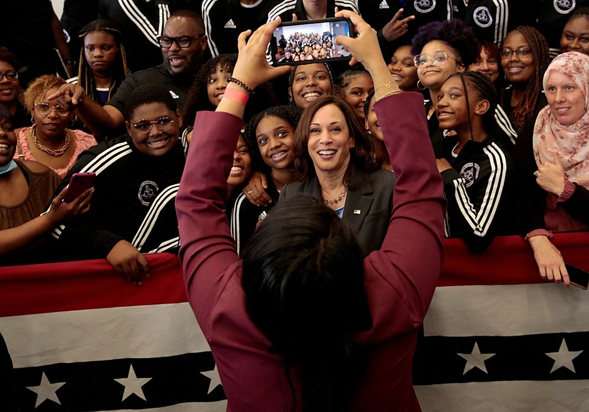 La vicepresidenta Kamala Harris en un evento de movilización de vacunas