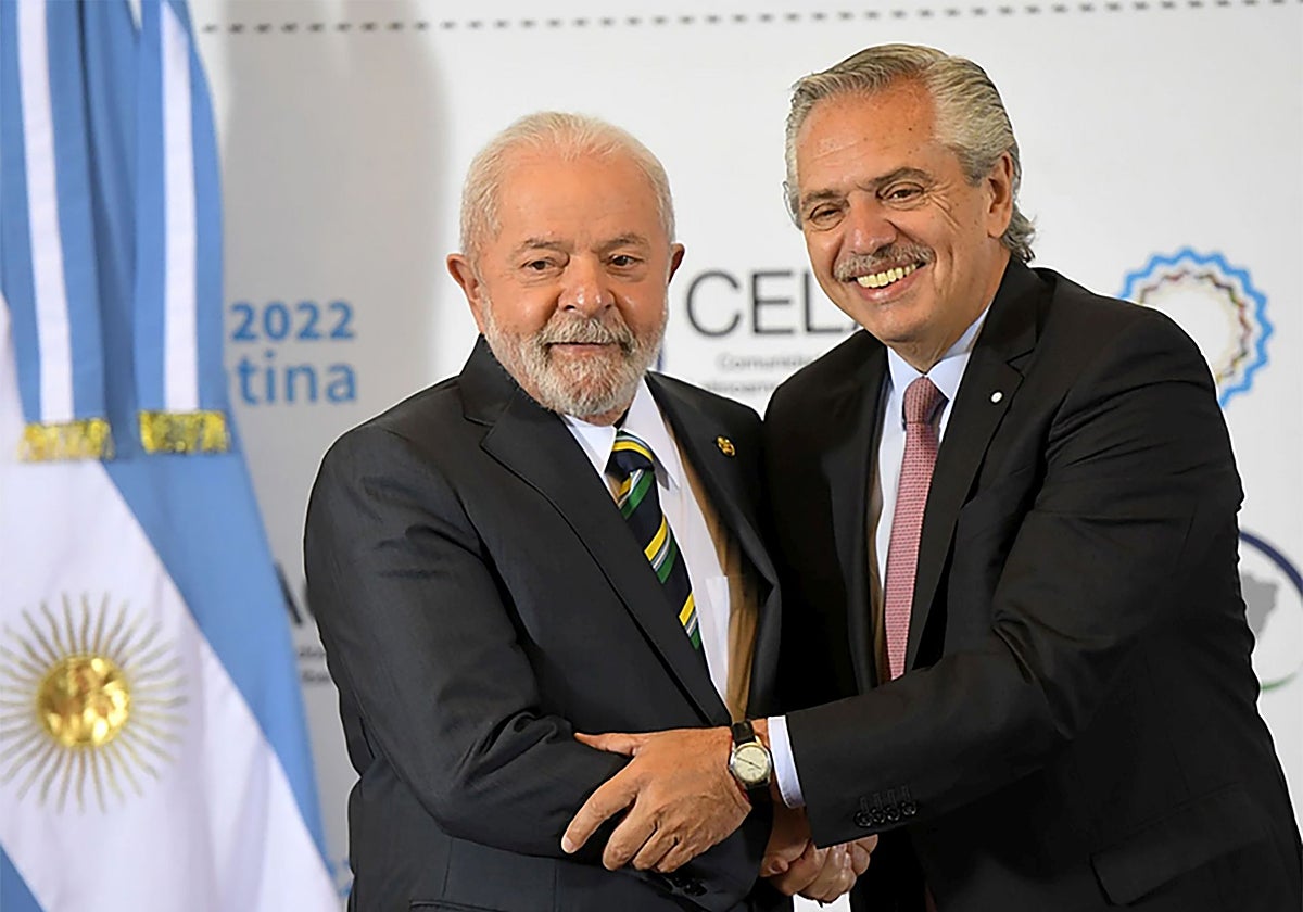 Lula da Silva (izquierda) y el expresidente argentino Alberto Fernández