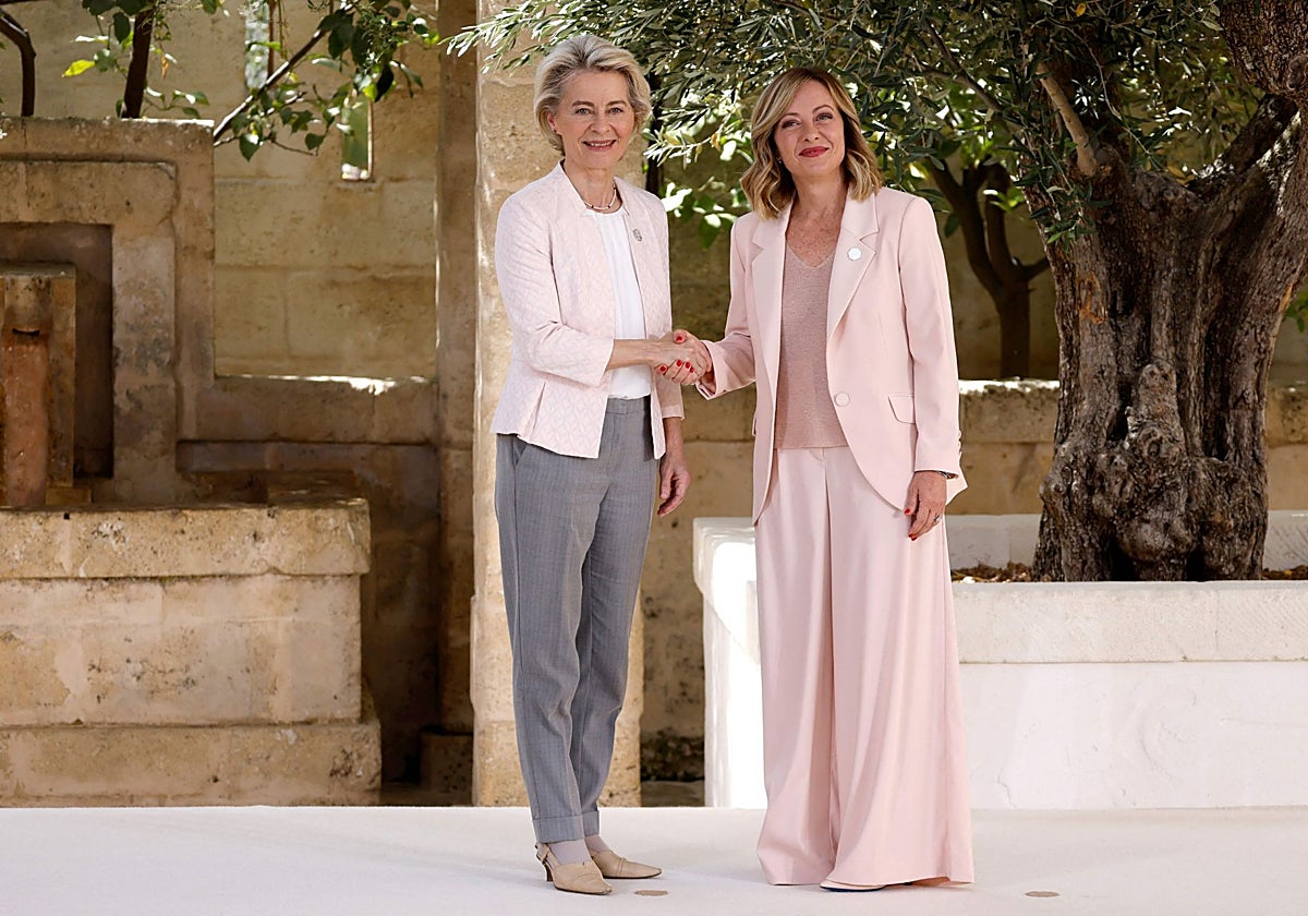 Von der Leyen y Meloni (derecha) en la reciente cumbre del G-7 en Italia