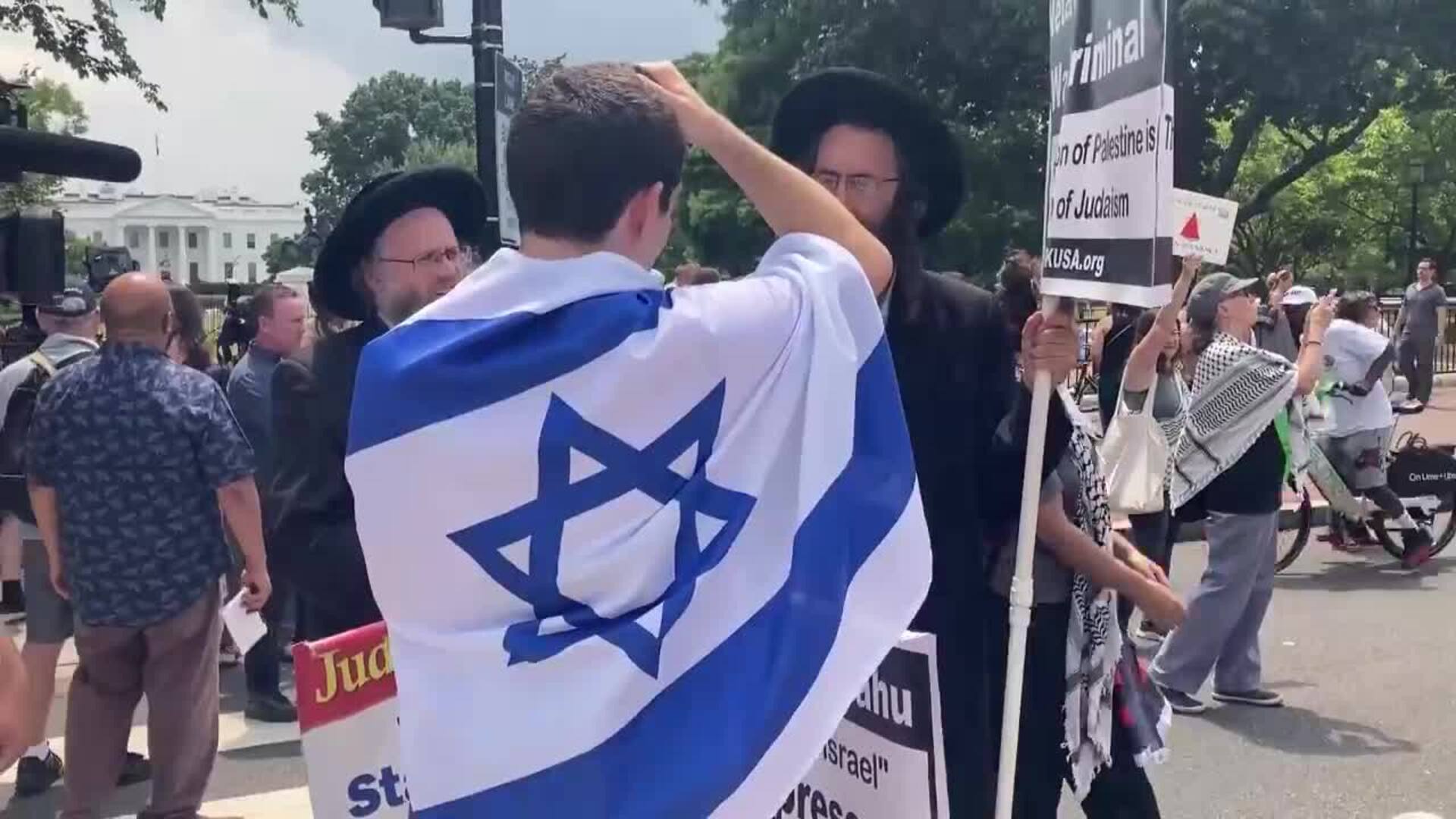 Protesta frente a la Casa Blanca contra la visita de Netanyahu