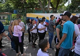 Venezuela vota para dar un giro a una historia de miseria y éxodo