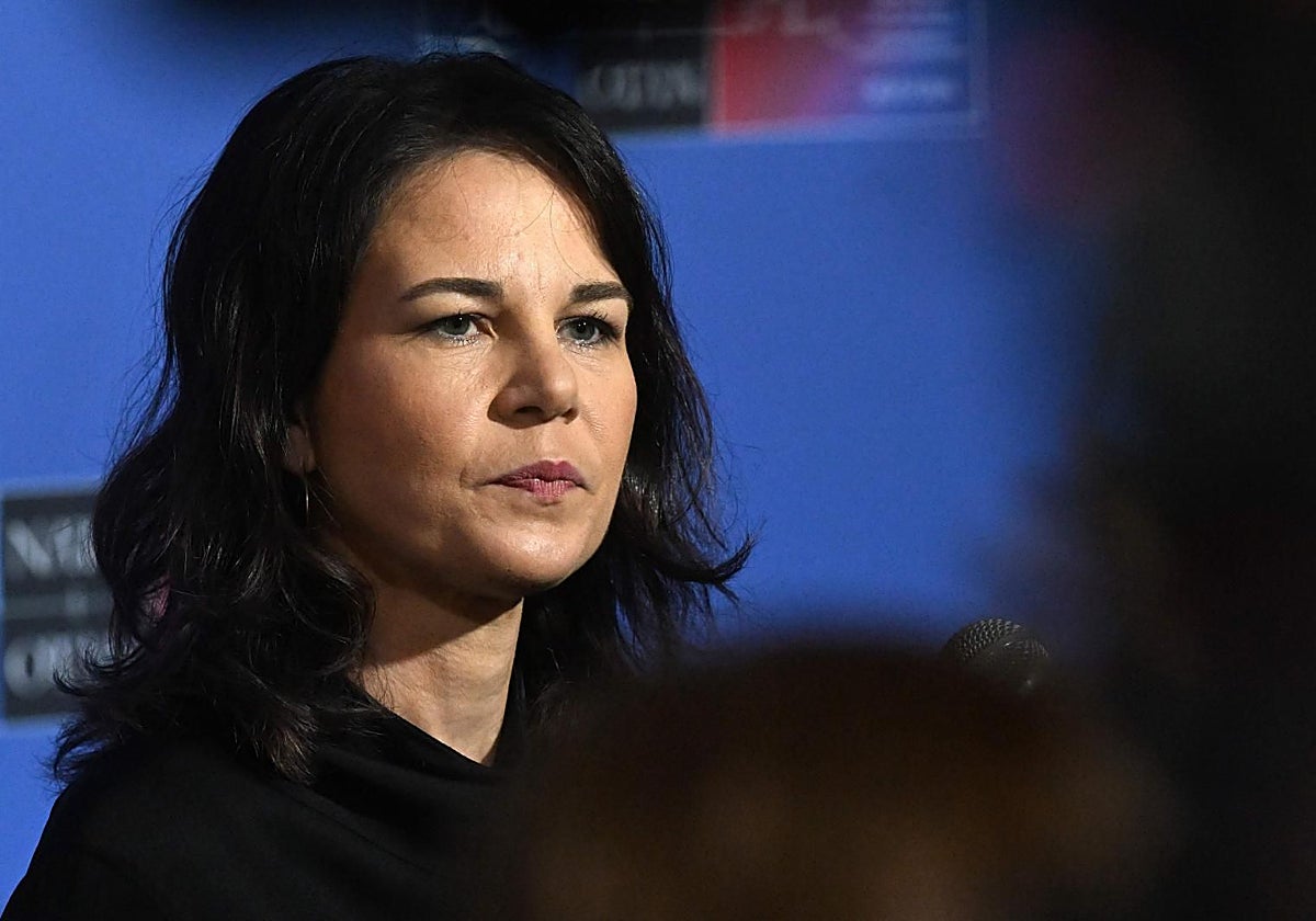 La ministra de Asuntos Exteriores alemana, Annalena Baerbock, en un encuentro de la OTAN en Praga