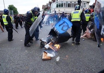 Crece la bronca entre el primer ministro británico y Musk por los disturbios